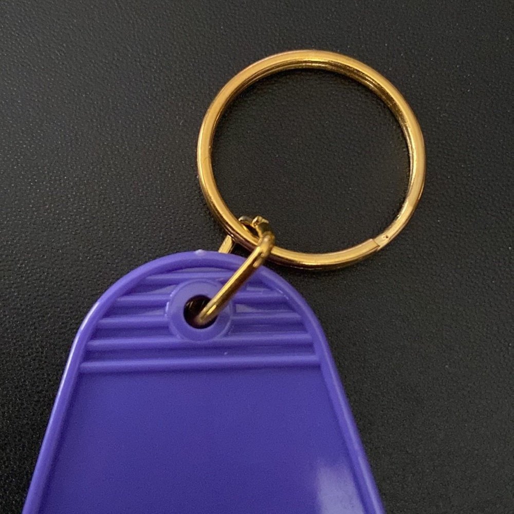 Ice Coffee Motel Keychain - Picture 3 of 4